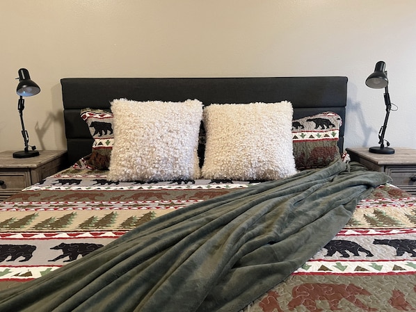 Iron/ironing board, free WiFi, bed sheets