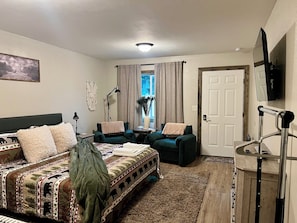 Iron/ironing board, free WiFi, bed sheets