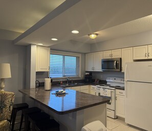 Mikrowelle, Ofen, Herdplatte, Geschirrspüler