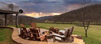 Secluded Mountain Cabin Firepit 12ppl