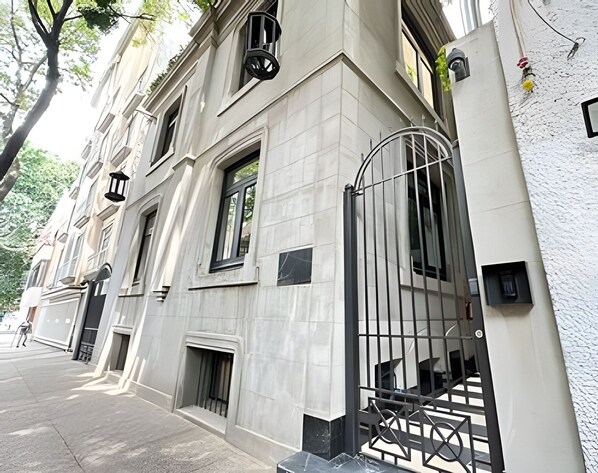 Suite Deluxe, vue ville | Détail de l’extérieur