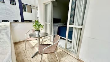 Apartment | Outdoor dining
