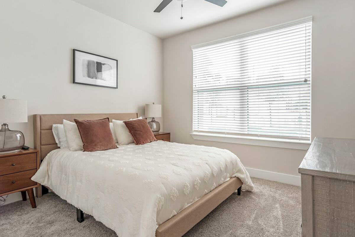 Apartment, 2 Bedrooms | Individually decorated, individually furnished, iron/ironing board