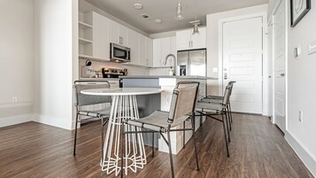 Apartment, 2 Bedrooms | Private kitchen | Full-size fridge, microwave, oven, stovetop