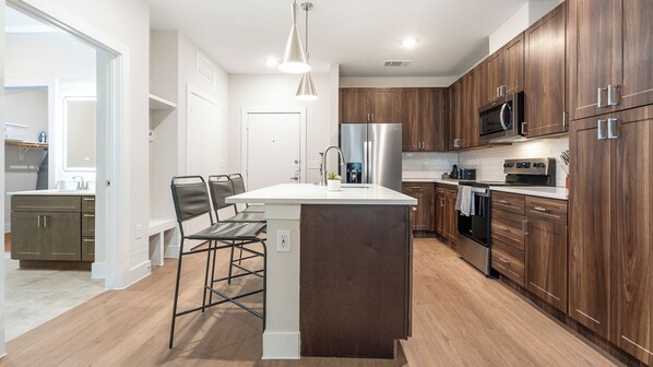 公寓, 1 間臥室 | 私人廚房 | 大型冰箱、微波爐、烤箱、爐台