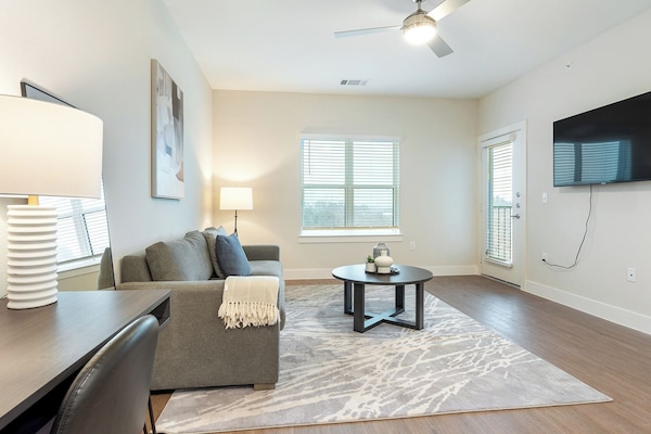 Apartment, 1 Bedroom | Living area