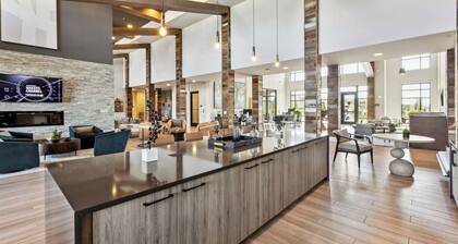 Landing Apartments near Sun City Center and Riverview