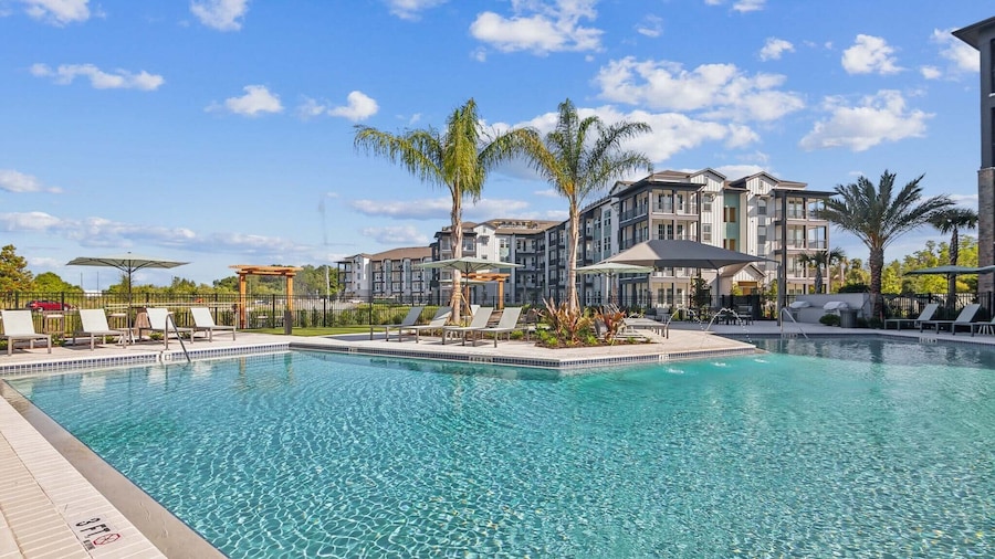 Landing Apartments near Sun City Center and Riverview