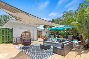 Terrace/patio - Heated Pool/Tiki Bar/5 min to Beach (Hollywood)