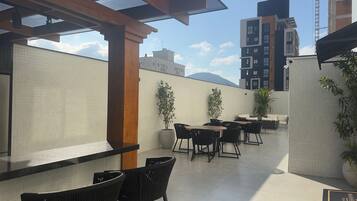 Studio | Outdoor dining