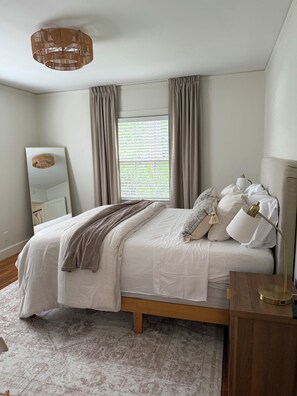 2 bedrooms, iron/ironing board, WiFi, bed sheets