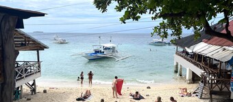 Beautiful, spacious, resort on the beach front.