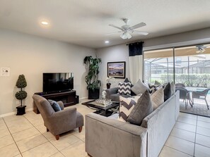 Smart TV, video games, DVD player, foosball - 9Br/6BA Pool Villa, Close To Disney.Cost-effective from 300/NT!!! (Kissimmee)