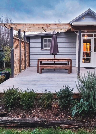 A charming 4-bedroom home! Just steps away from cozy cafes and local shops.