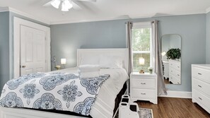 5 bedrooms, desk, iron/ironing board, WiFi