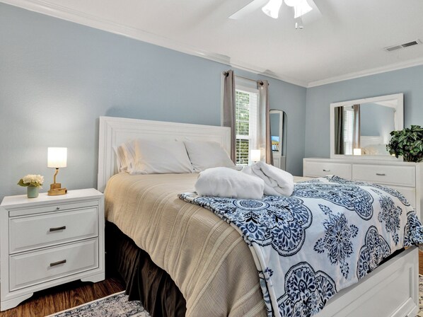 5 bedrooms, desk, iron/ironing board, WiFi