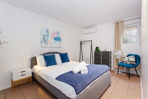 3 bedrooms, iron/ironing board, WiFi - Bicton by the Bay – Close to Fremantle & River (Bicton)