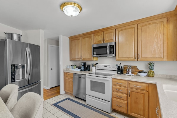 Microwave, oven, stovetop, dishwasher