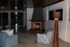 42-inch Smart TV with satellite channels, Netflix, streaming services