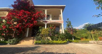 Spacious 5-bedroom villa with WiFi, AC in beautiful Kigali