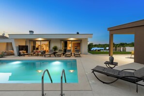 A heated pool - Villa Cedrus (Istria - Juršići) (Juršići)