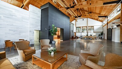 King Studio With Access to Pool, Hot Tub, and Gym