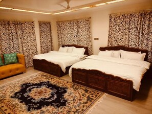 Free WiFi - New Zamrood Holiday Home (Srinagar)