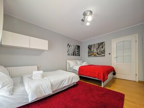 2 bedrooms, iron/ironing board, WiFi, bed sheets