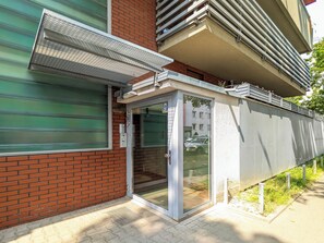 Exterior detail - Pochyła Green Haven Apartment (Wrocław)