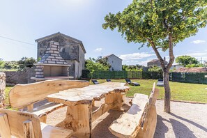 Outdoor dining - Villa Amarena with sauna and jacuzzi (Kvarner - Štivan) (Štivan)