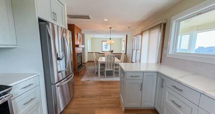 Drift Away - Recently renovated 4 BR Home w/Community Pool & Tennis