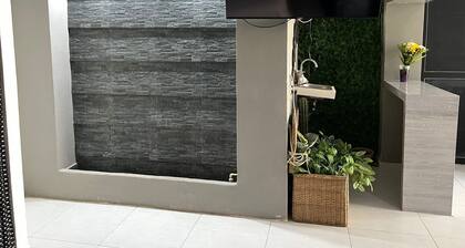 Beautiful apartment 30 meters from the beach! Excellent location in the Port!