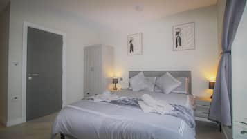 Iron/ironing board, WiFi, bed sheets