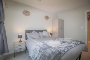 2 bedrooms, iron/ironing board, WiFi, bed sheets - Birmingham Central|wifi|Parking|Sleeps 4 (Deritend)
