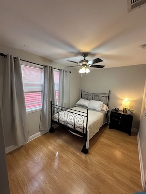 1 chambre, fer et planche Ă repasser, Wi-Fi, draps fournis