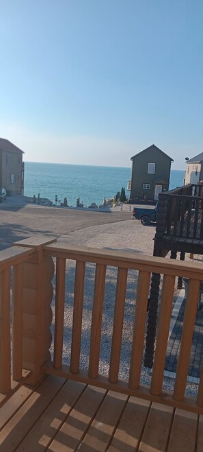 Property grounds - Lazy Dayz Cabin, 3 bedrooms, 2 baths with views of Lake Erie. (Ashtabula)