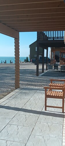 Lazy Dayz Cabin, 3 bedrooms, 2 baths with views of Lake Erie.