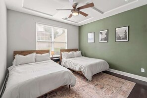 3 chambres, fer et planche à repasser, lit parapluie, Wi-Fi