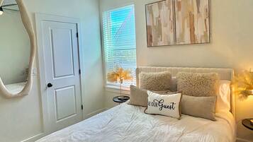 2 bedrooms, iron/ironing board, WiFi, bed sheets