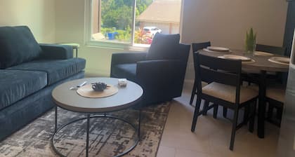 Valle verde get-away in upscale neiborhood!