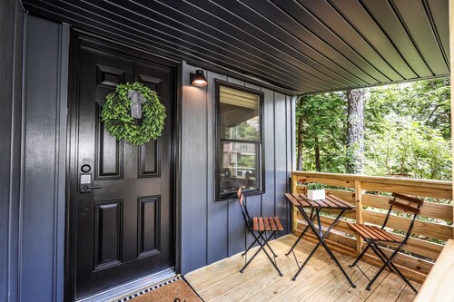 EverHaus Cabin by the Brook - Harvard Brook Cabins