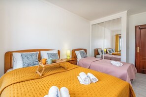 2 chambres, fer et planche à repasser, Wi-Fi gratuit, draps fournis