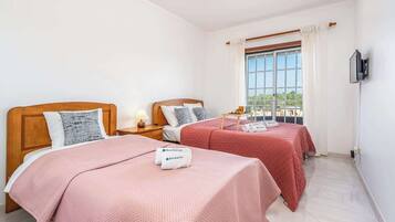 2 dormitorios, tabla de planchar con plancha, wifi gratis y ropa de cama