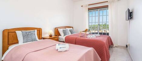 2 soverom, strykejern/-brett, wi-fi (inkludert) og sengetøy