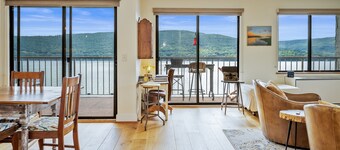 Cliffside Condo|10 min Canandaigua | 15 min Bristol Mountain: Lake