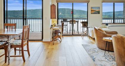 Cliffside Condo|10 min Canandaigua | 15 min Bristol Mountain: Lake