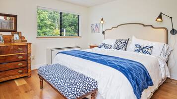 3 多间卧室、办公桌、免费 WiFi、床单