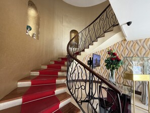 Nội thất lối vào