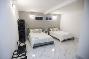 Executive Quadruple Room | Free WiFi, bed sheets