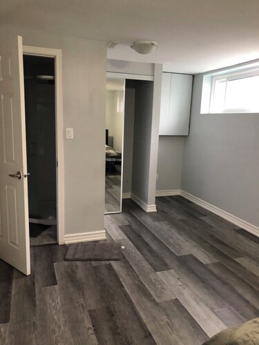 WB01-COZY PRIVATE ROOM WITH PRIVATE WASHROOM